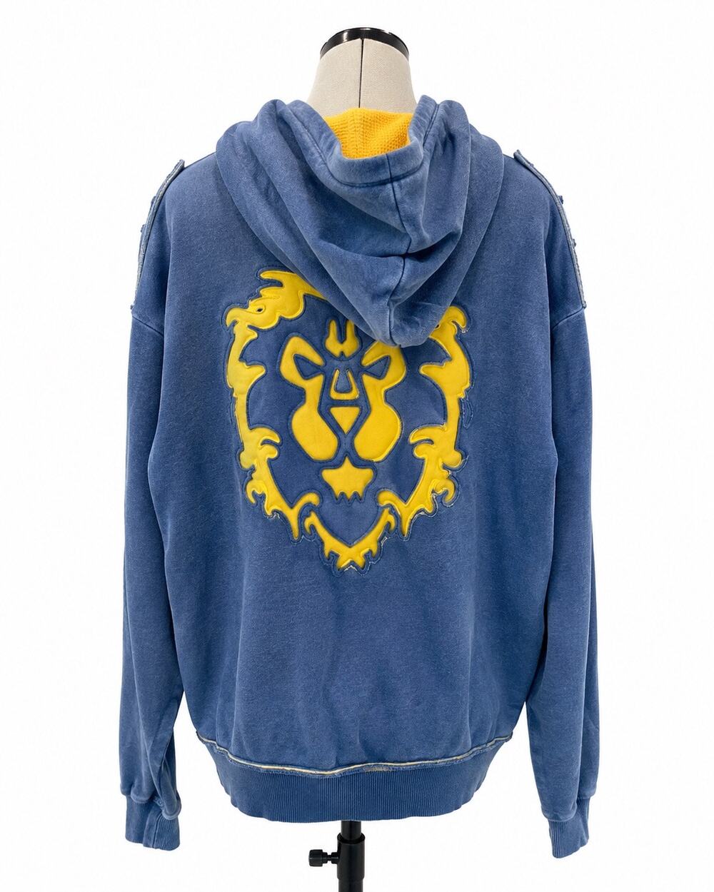 J!NX Lion Full-Zip Distressed Hoodie – Vintage Gaming/Geek Culture
